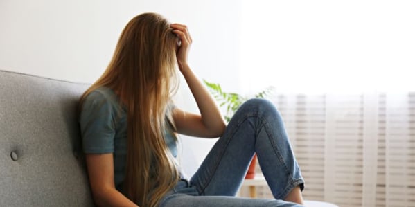 ragazza depressa 